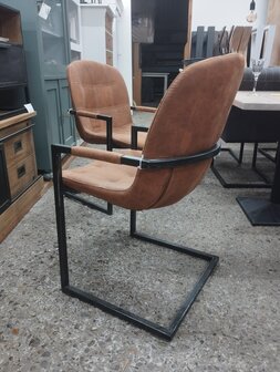 Set van 2 cognac stoelen 