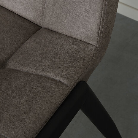 LABEL51 Eetkamerstoel Noor - Taupe - Micro Suede - Zwart Metalen Frame