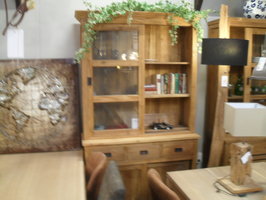 Teak vitrinekast